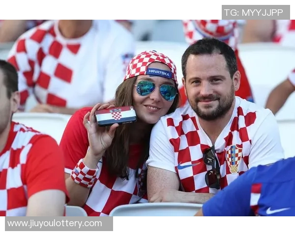 巴西与秘鲁激战正酣足球盛宴引发球迷热情高涨 巴西与秘鲁激战正酣足球盛宴引发球迷热情高涨