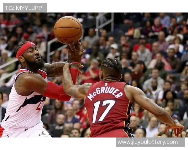 热火与国王激战正酣NBA赛场精彩瞬间回顾与分析