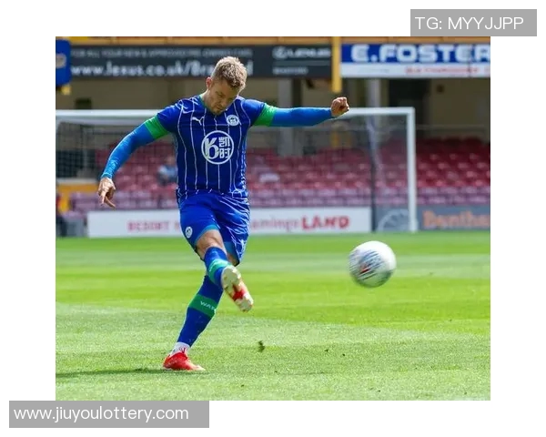 伯顿与北安的激烈对决揭示了足球战术与团队合作的深刻内涵 伯顿与北安的激烈对决揭示了足球战术与团队合作的深刻内涵